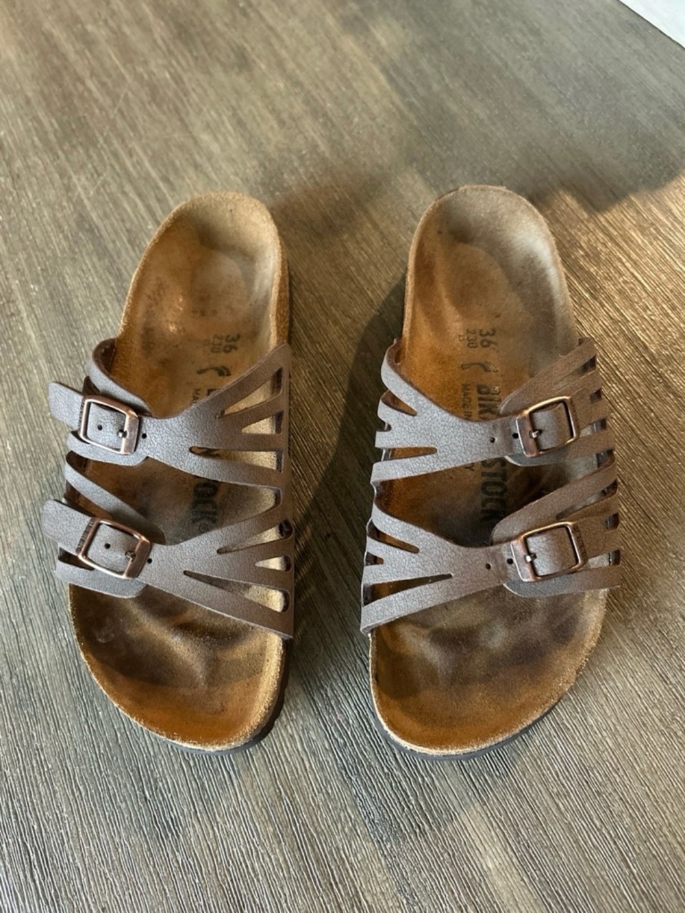 Birkenstock Gently Used, Size
5.5, Color Brown.